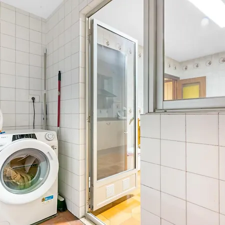 Centrally Located Temporary, Very Spacious Pataconabluerentals Apartamento *