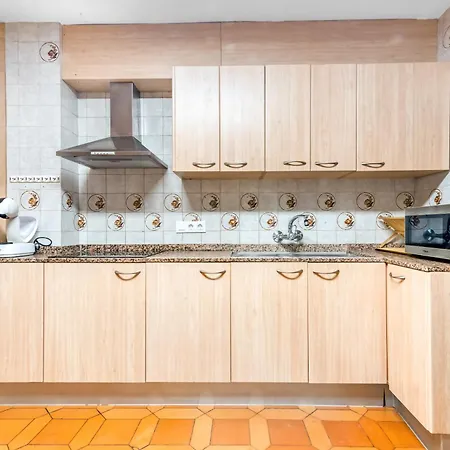 Centrally Located Temporary, Very Spacious Pataconabluerentals Lägenhet *