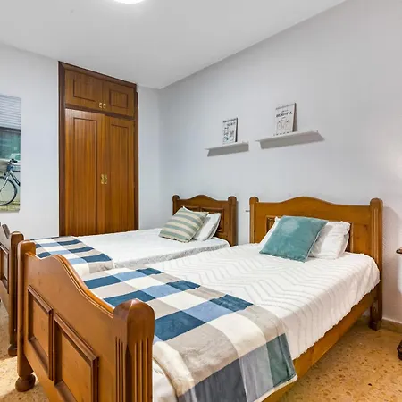 Centrally Located Temporary, Very Spacious Pataconabluerentals * Valencia