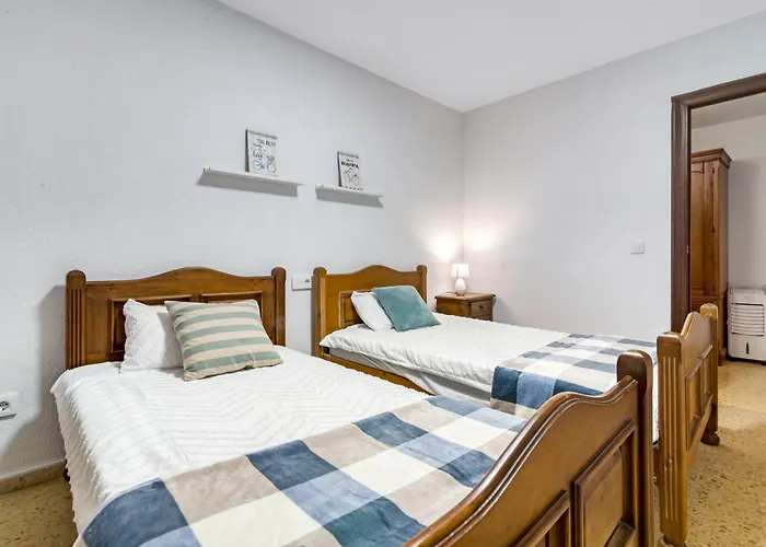 Centrally Located Temporary, Very Spacious Pataconabluerentals * Valencia