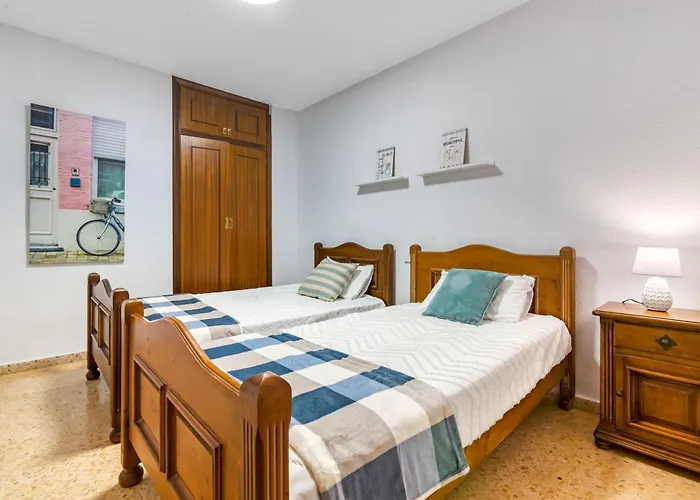 Centrally Located Temporary, Very Spacious Pataconabluerentals * Valencia