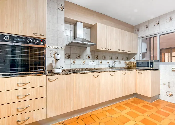 Centrally Located Temporary, Very Spacious Pataconabluerentals Apartamento